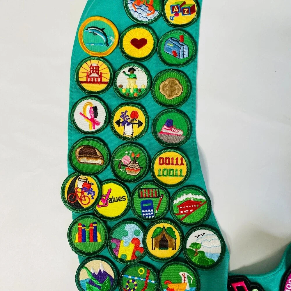 Vintage Girl Scouts USA Green Sash Full of Merit Badges Patches Sewn